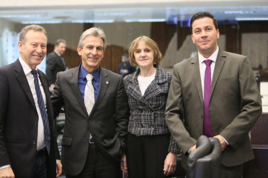 Deputados da bancada do PT na Assembleia Legislativa do Paraná.