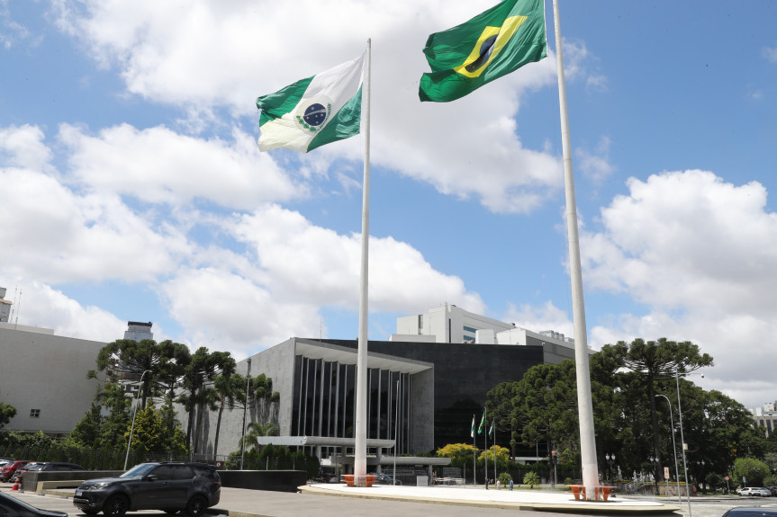 Ordem do Dia da sessão ordinária de segunda-feira (27) é composta por oito itens.