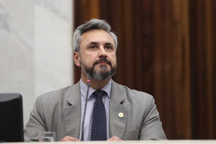 O deputado Fábio Oliveira (Podemos) é o coordenador da Frente Parlamentar da Engenharia, Agronomia, Geociências e Infraestrutura e Desenvolvimento Sustentável do Paraná.