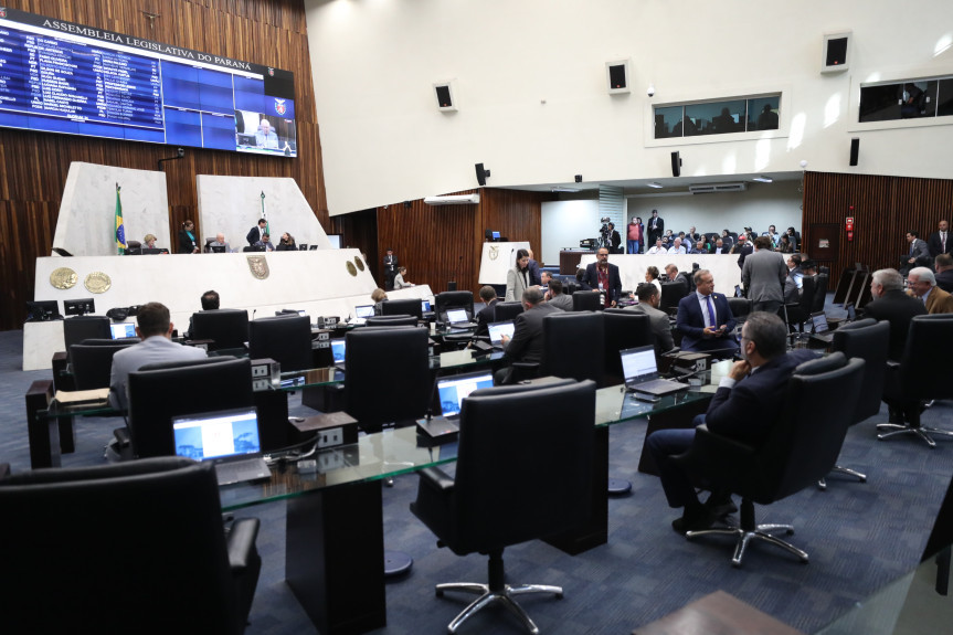 O projeto de lei complementar 6/2024 acrescenta parágrafo à Lei complementar nº 154/2013, que institui o Fundo Especial de Modernização da Assembleia Legislativa do Paraná.