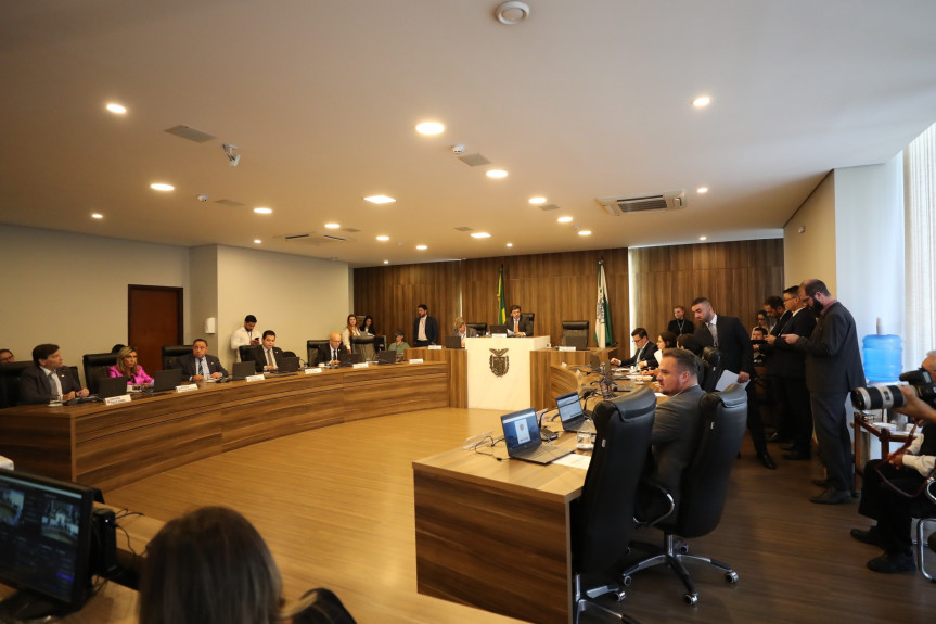 Reunião ocorreu no início da tarde desta segunda-feira (27), no Auditório Legislativo.