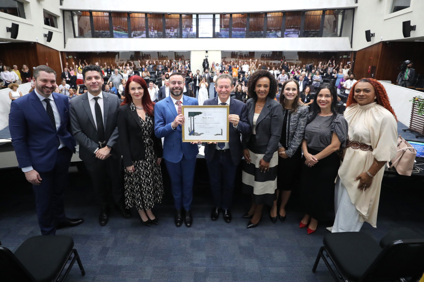 O vice-presidente da instituição, Walter Tierling Neto, representou o Copedh na ocasião. Ele recebeu uma menção honrosa em nome da entidade.