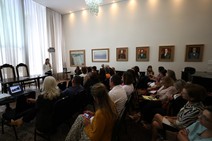 1º Encontro Estadual de Procuradorias da Mulher aconteceu na Assembleia Legislativa do Paraná.