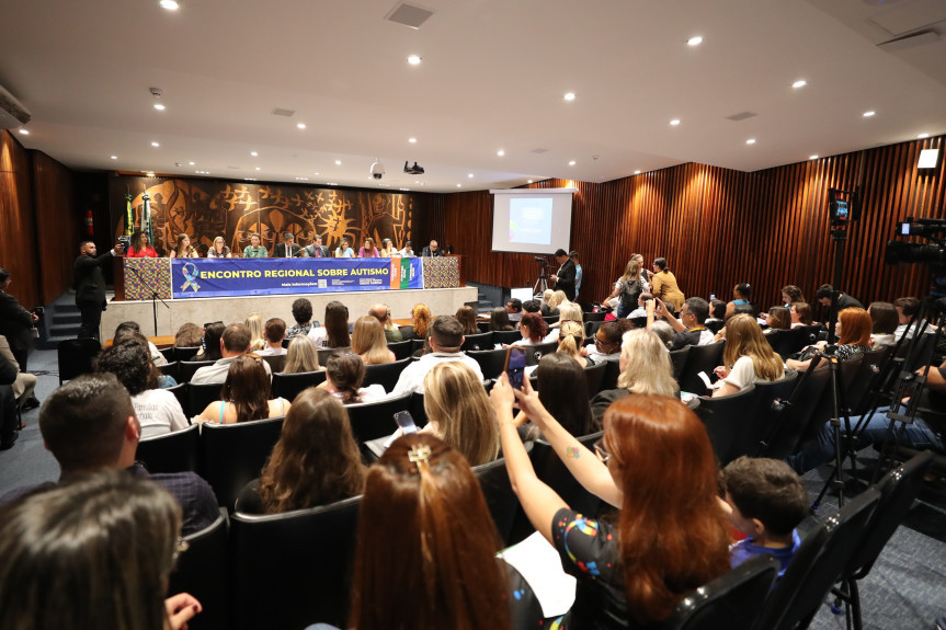 Evento lotou o Plenarinho da Casa na tarde desta quinta-feira (21).