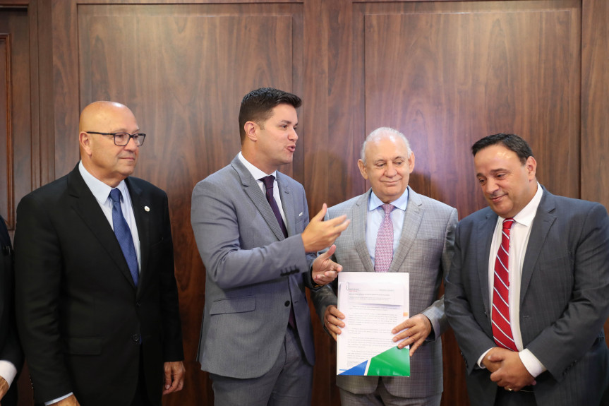 Assembleia recebe pacote de projetos do Poder Executivo.