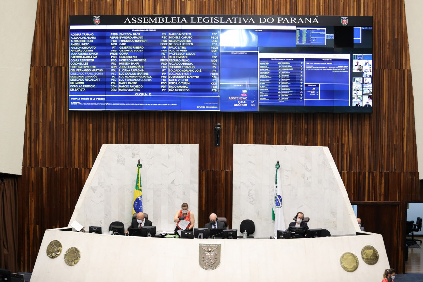 Deputados iniciam discussão sobre projeto que  determina a política de valorização do piso salarial no Paraná.