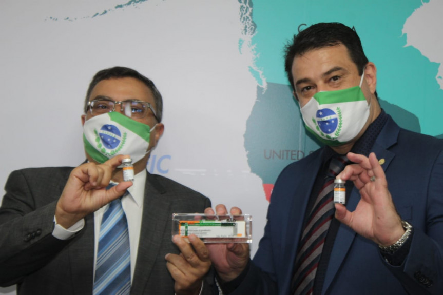 Deputados Michele Caputo (PSDB) e Alexandre Amaro (Republicanos), dois dos autores do PL que define diretrizes para a vacinação.