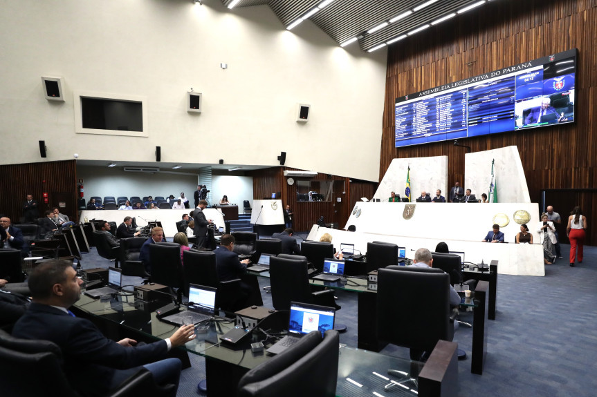 A proposição do deputado Soldado Adriano José (PP) institui a campanha estadual permanente de incentivo ao cuidado da saúde mental dos profissionais da Segurança Pública no Estado do Paraná.