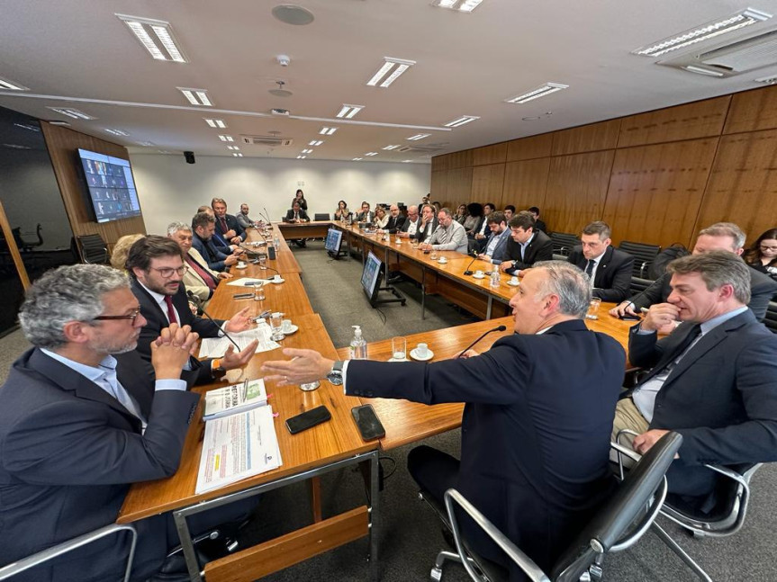 Durante o encontro, os deputados pressionaram por alterações na Proposta de Emenda à Constituição (PEC) 45/2019.