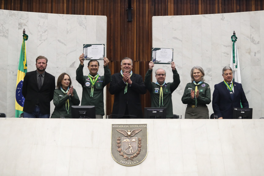 Solenidade lotou o Plenário da Assembleia Legislativa na noite desta terça-feira (23).