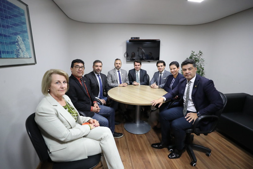 Reunião ocorreu após a sessão plenária desta quarta-feira (23).