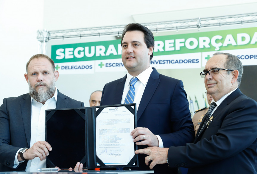Governador anunciou Proposta de Emenda Constitucional (PEC) que trata de benefício previdenciário aos policiais civis.