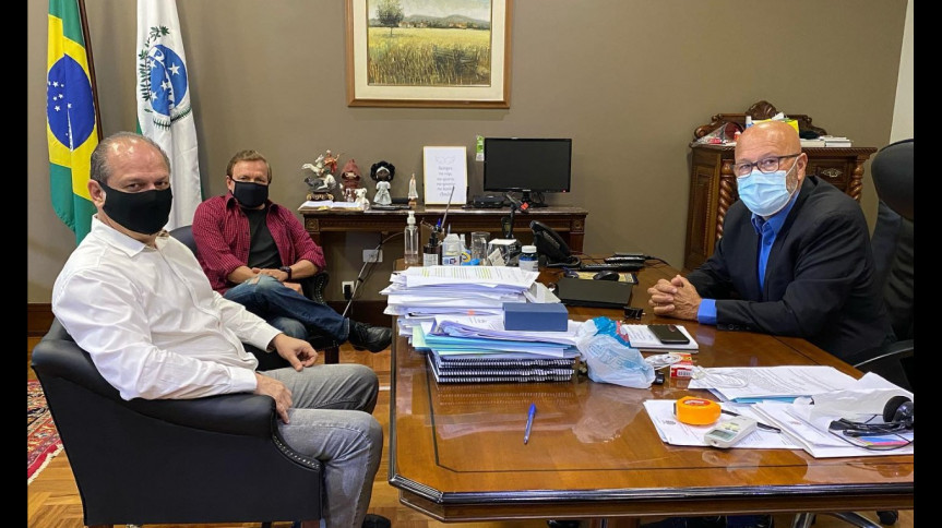 O deputado Luiz Claudio Romanelli (PSB)  recebeu, na Assembleia Legislativa, o líder do Governo na Câmara, deputado federal Ricardo Barros (PP).