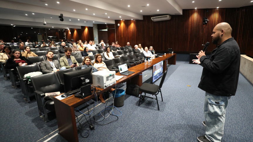 Palestra ocorreu na manhã desta terça-feira (25), no Plenarinho da Casa.