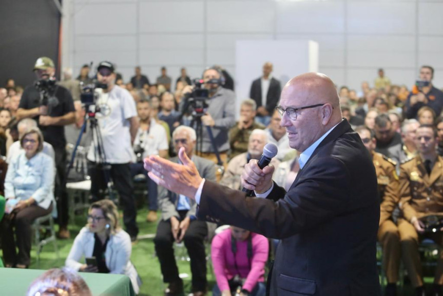 Nesta quarta-feira (16), em Santo Antônio da Platina, o parlamentar participa do encontro Rede399 – Pacto pelo futuro: Planejando o Paraná, uma parceria entre a Secretaria de Planejamento (SEPL) e a Comissão de Orçamento da Assembleia Legislativa para debater regionalmente o Plano Plurianual (PPA) do Estado, para o período de 2024 a 2027.