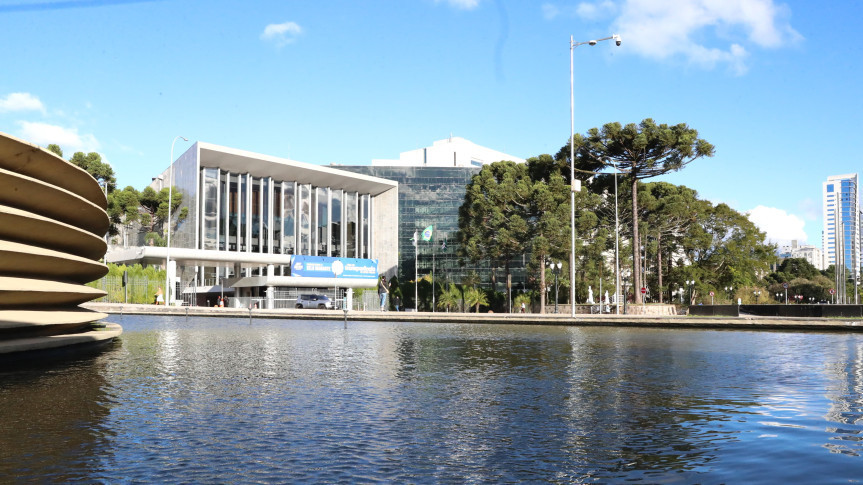 A agenda conta com as sessões plenárias, além de eventos comemorativos, lançamento de frente parlamentar e reuniões das comissões temáticas e permanentes.