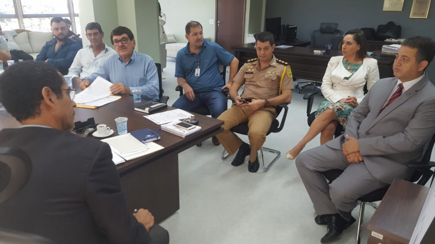 Deputado Cobra Repórter em reunião com o Secretário de Segurança, Coronel Rômulo Marinho Soares.