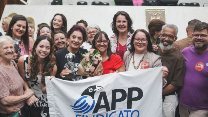 Em sua manifestação, a parlamentar reforçou a defesa da valorização dos profissionais da educação e chamou atenção para as condições de trabalho enfrentadas pela categoria.