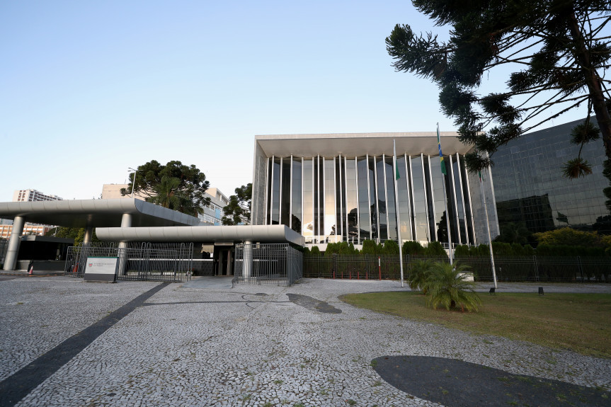 Proposta de Emenda à Constituição que trata das aposentadorias de policiais começa a tramitar na Assembleia Legislativa do Paraná.