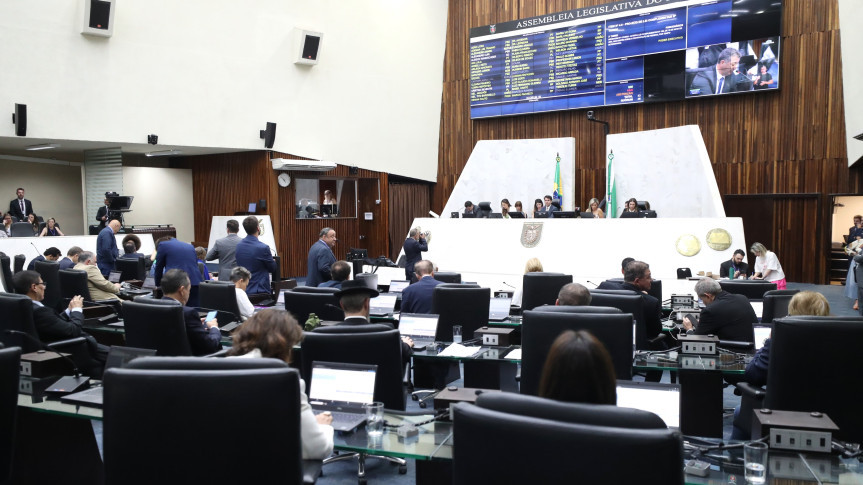 Nesta segunda-feira (9) foram realizadas duas sessões plenárias.