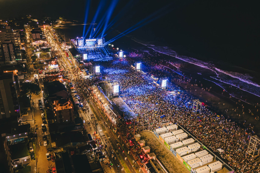 Ao todo, foram mais de dois meses de atividades do Verão Maior Paraná, com uma intensa programação musical, cultural e esportiva em várias cidades do Estado.
