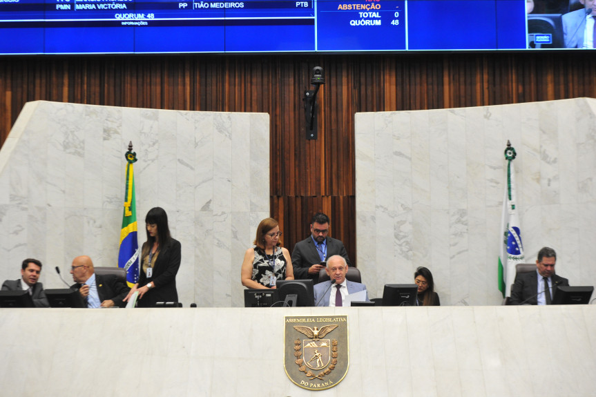 Na sessão desta quarta-feira (20) deputados aprovam projetos que obrigam a cobrança do serviço de identificação de chamadas e cria a política de cuidados paliativos.