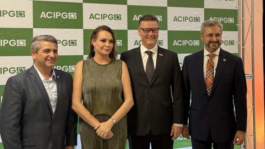 O deputado Fabio Oliveira (Novo) participou da cerimônia de posse da nova diretoria da ACIPG, realizada nesta segunda-feira (6), em Ponta Grossa.