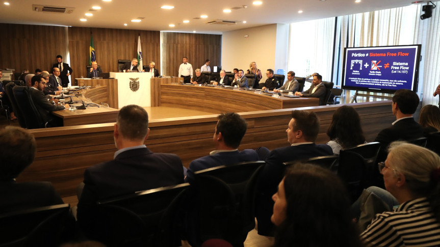 Audiência ocorreu no Auditório Legislativo no final da tarde e início da noite desta segunda-feira (2).