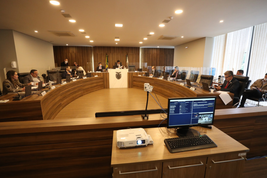 Reunião da Comissão de Constituição e Justiça (CCJ) da Assembleia Legislativa desta terça-feira (19) aprovou projeto de resolução que visa alterar a Constituição Federal para dar mais autonomia aos legislativos estaduais