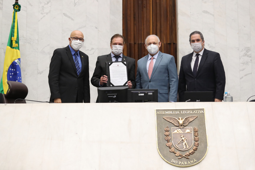 Deputado Ademir Bier assume sexto mandato na Assembleia Legislativa do Paraná.