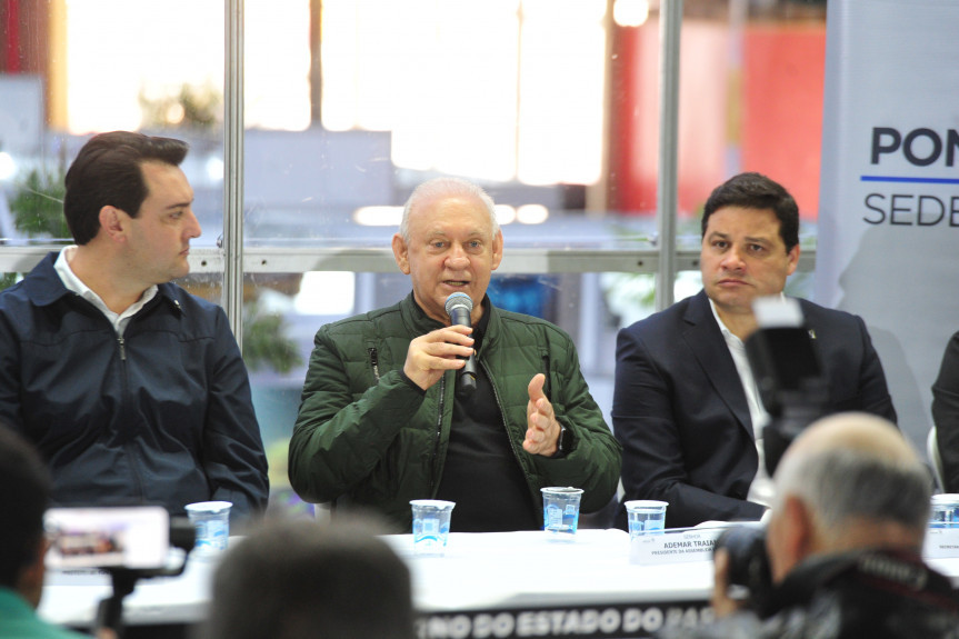 Entrevista coletiva marcou o início dos trabalhos no Centro de Eventos Municipal de Ponta Grossa.