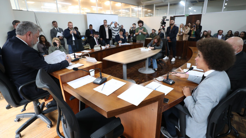 Reunião ocorreu na manhã desta segunda-feira (23), na Sala das Comissões.