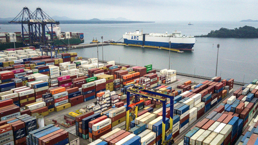 De acordo com um levantamento do Instituto Paranaense de Desenvolvimento Econômico e Social (Ipardes), considerando que os itens exportados pelo Estado aos EUA em 2024, apenas 2,7% estão na lista de exceções (US$ 42,4 milhões de um total US$ 1,59 bilhão).