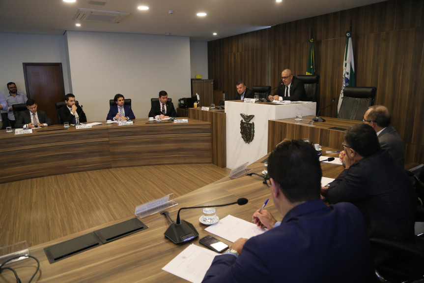 Reunião da CPI da JMK realizada na terça-feira (10/12).