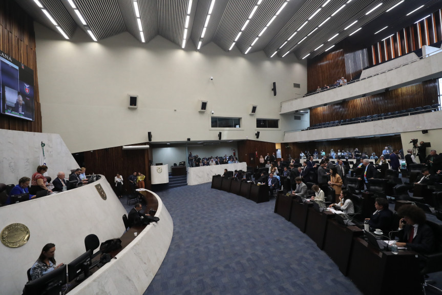 As iniciativas foram enviadas à Assembleia Legislativa do Paraná, pelo Poder Executivo, em dois projetos de lei para aprovação de abertura de crédito especial.