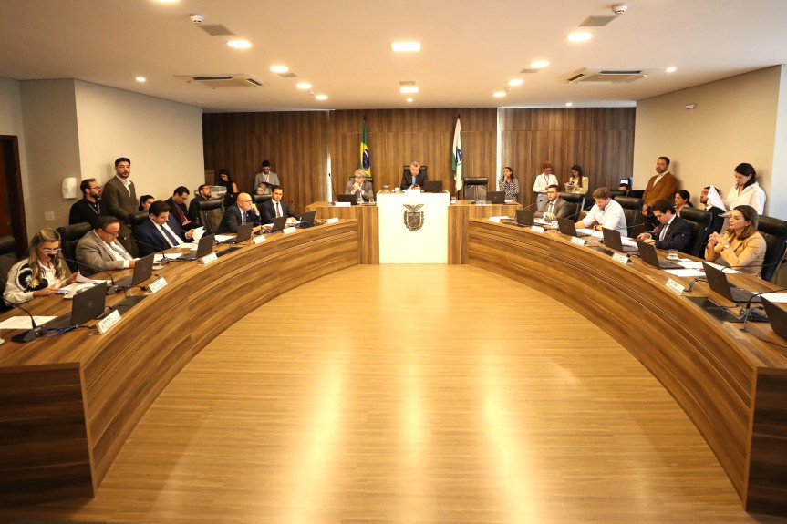 Reunião ocorreu no início da tarde desta terça-feira (3), no Auditório Legislativo.