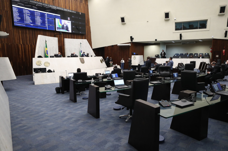 Projeto que institui o ensino domiciliar no Paraná avança na Assembleia