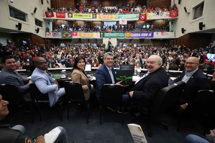 Plenária Estadual de discussão e participação popular do Plano Plurianual Participativo – PPA, promovida pelo Governo Federal, lotou o Plenário da Assembleia na manhã desta sexta-feira (7).