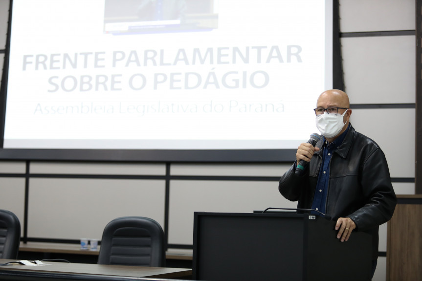 Primeiro secretário deputado Luiz Claudio Romanelli (PSB), na Frente Parlamentar sobre o novo modelo do pedágio no Paraná em Maringá.