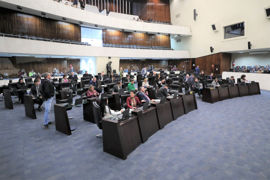 São objetivos da Semana Estadual da Maternidade e Paternidade Atípica estimular o apoio e a conscientização das mães, pais e sociedade através da promoção de debates, cursos, eventos e discussões voltados à elaboração e ao acesso de políticas públicas em prol de pais que experimentam a parentalidade atípica, sobretudo políticas de saúde mental e de acessibilidade.