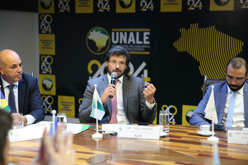 Tiago Amaral, vice-presidente do Colegiado, defendeu a necessidade de ampliar os limites do que a Constituição Federal permite atualmente às Assembleias Legislativas.