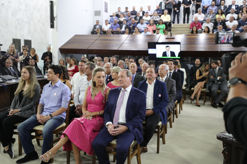 O ex-deputado e ex-prefeito de Pato Branco, Augustinho Zucchi, assume como conselheiro do Tribunal de Contas do Estado do Paraná.