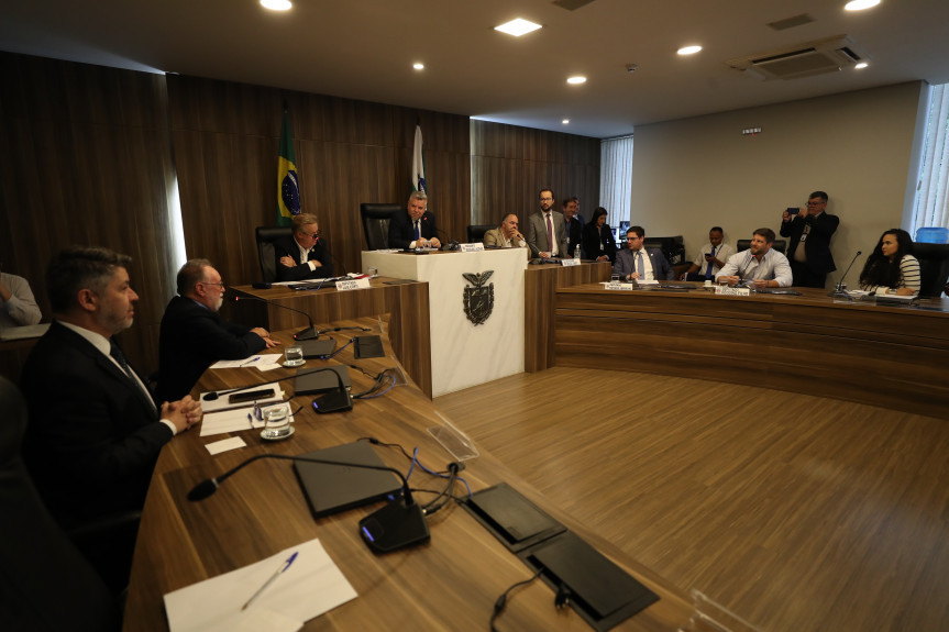 Reunião ocorreu na manhã desta segunda-feira (27), no Auditório Legislativo.