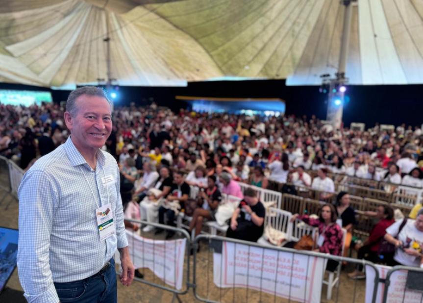 Deputado Professor Lemos (PT), na plenária de encerramento da Conae 2024