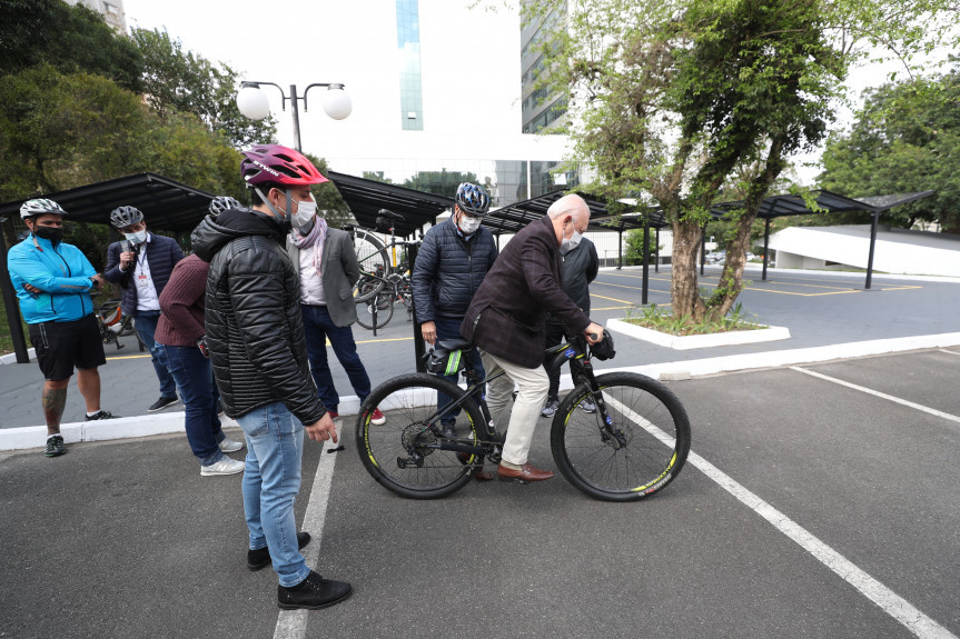 Bicicletário está entre uma das ações do Legislativo para incentivar a utilização do meio de transporte.