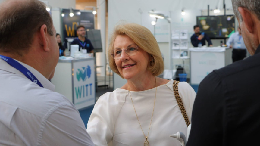 Secretária Márcia Huçulak (PSD), num dos principais encontros de saúde do estado.