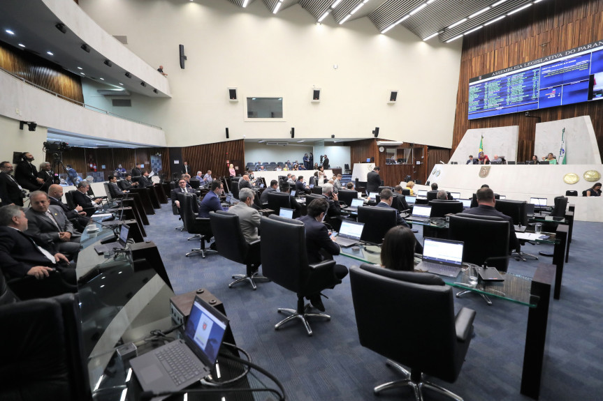 A proposta 363/2023 é assinada pelos deputados Ney Leprevost (União), Delegado Jacovós (PL), Mabel Canto (PSDB) e Marcio Pacheco (Republicanos).