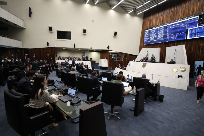 Projeto que regulamenta uso de remédios à base de cannabis avança na Assembleia. Deputados também aprovaram PEC que dá autonomia organizacional ao Corpo de Bombeiros.