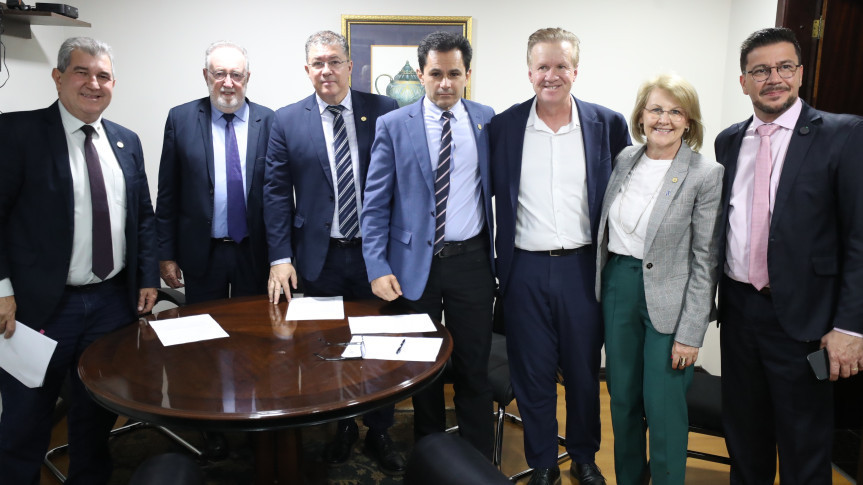 A Comissão de Saúde Pública aprovou três projetos de lei durante reunião nesta segunda (3).