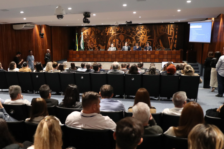Apresentação ocorreu no Plenarinho da Casa na tarde desta terça-feira (15).